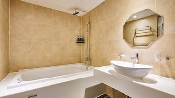 Suite (previously Pacific Hotel GimpoAirport) | Bathroom