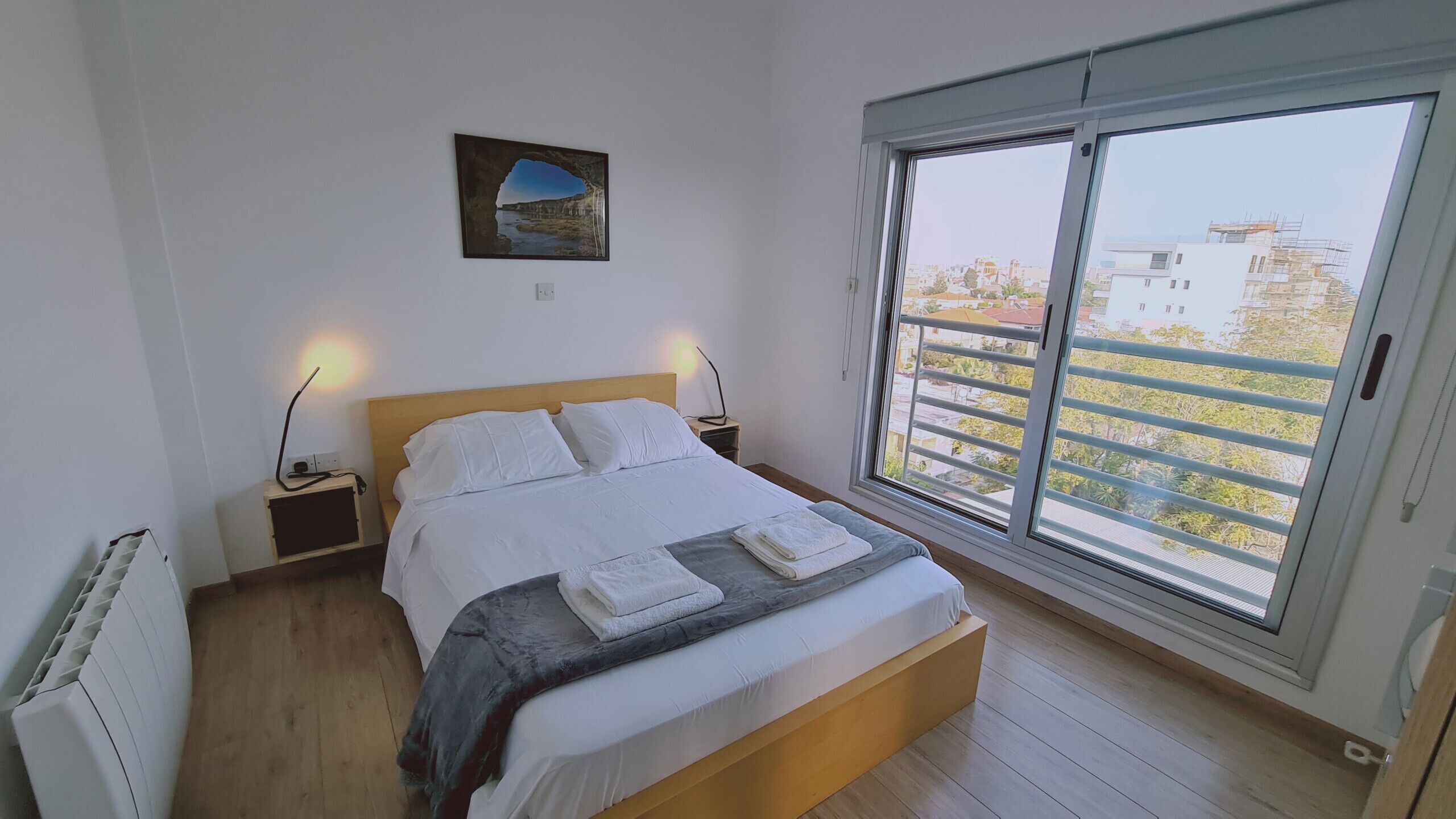 3 slaapkamers, een strijkplank/strijkijzer, gratis wifi, beddengoed