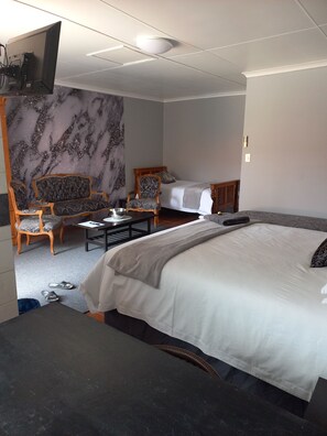 4 Schlafzimmer, Bügeleisen/Bügelbrett, WLAN, Bettwäsche