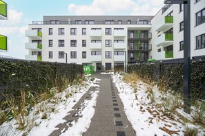 Exterior - Pleasant Decor & Parking by Renters (Wroclaw)