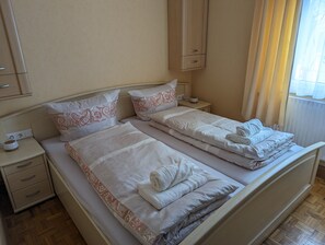 1 bedroom, WiFi, bed sheets