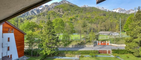 Familienapartment, Mehrere Schlafzimmer (The Secret Garden) | Blick auf die Berge
