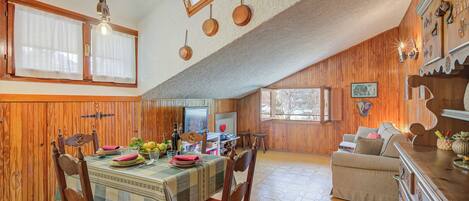 Family Apartment, 1 Bedroom (The Secret Garden) | Living area