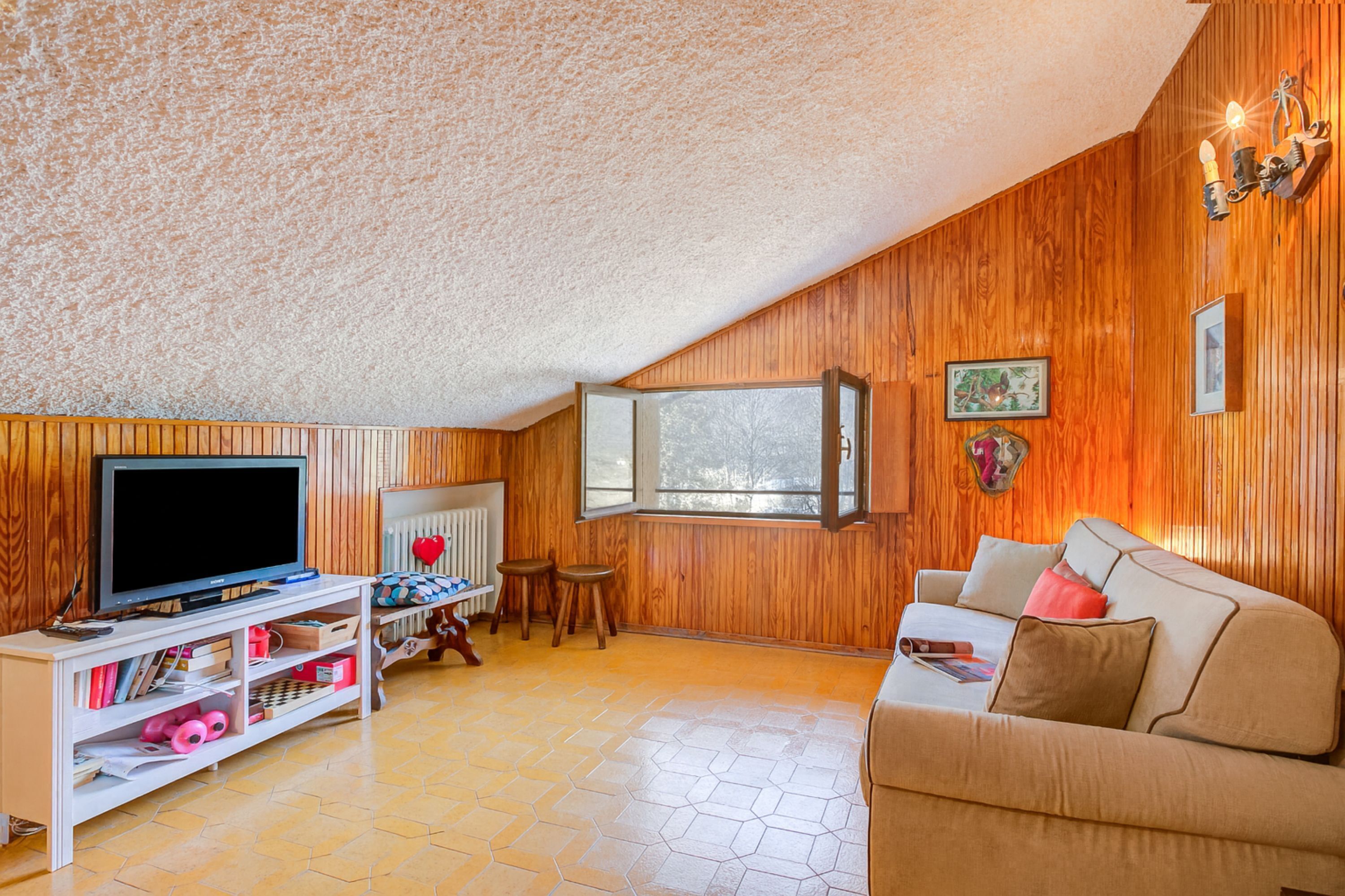 21-Zoll-Flachbildfernseher mit Satellitenempfang