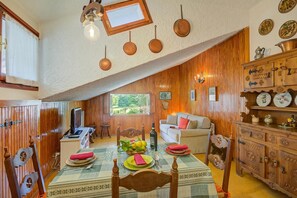 21-inch flat-screen TV with satellite channels - The Secret Garden (Bardonecchia)