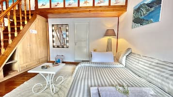 Familienapartment | Essbereich im Zimmer