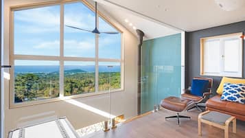 Basic Room, 2 Bedrooms (east)