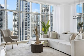 프레지덴셜 아파트 | 거실 공간 | 스마트 TV