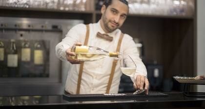 Moody smart & comfy Hotel