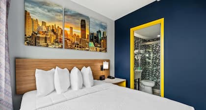 Days Inn by Wyndham New York Chinatown