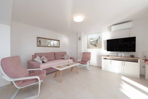 Living area - Villa with amazing sea view (Priv)