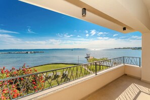 Property grounds - Villa with amazing sea view (Priv)