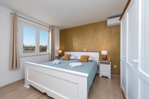 7 makuuhuonetta, silitysrauta/-lauta, Wi-Fi, vuodevaatteet