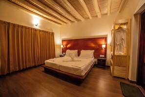 Free WiFi, bed sheets - Royal Soma Resort (Leh)
