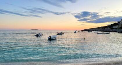 Villa joliment décorée avec piscine