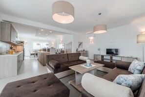 Smart TV - Comfort villa with swimming pool and terrace (Sukosan)