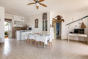 Villa | Dining room - 3674 Villetta Sapore di Sale by Barbarhouse (Porto Cesareo)