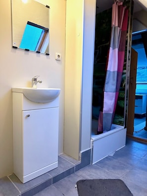 Hårføner, håndklær, såpe og sjampo