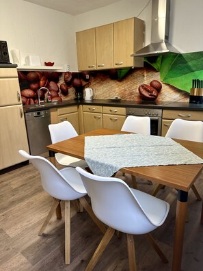 تناول الطعام