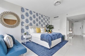 Bügeleisen/Bügelbrett, Reisekinderbett, WLAN, Bettwäsche