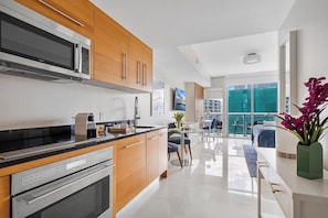 Fridge, microwave, oven, stovetop