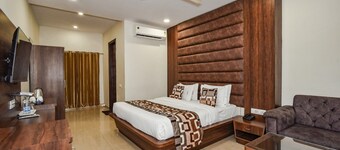 Pineberry Hotels