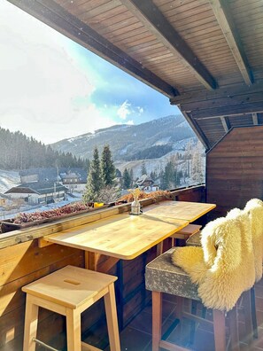 Outdoor dining - Lilly Panorama - with balcony and private sauna close to ski lifts (Sankt Oswald)