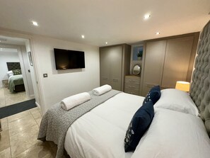 2 habitaciones, decoración personalizada y muebles diferentes 