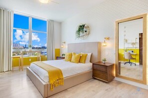 Desk, iron/ironing board, travel cot, WiFi - Stunning Studio: Amazing Pool+ Hot Tub| Near Beach (Hollywood)