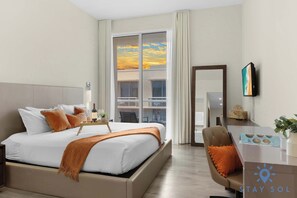 Escrivaninha, ferros/tábuas de passar roupa, berço de viagem, Wi-Fi