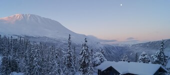 Stunning home in Rjukan with WiFi