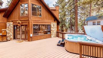 Bain à remous extérieur