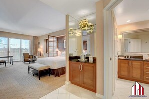 Desk, iron/ironing board, WiFi, bed sheets - MGM Signature-33-711 F1 Track & Strip View Balcony (Las Vegas)