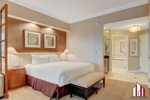 Desk, iron/ironing board, WiFi, bed sheets
