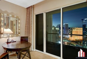 Interior - MGM Signature-33-711 F1 Track & Strip View Balcony (Las Vegas)