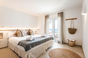 5 bedrooms, WiFi, bed sheets - Villa Atlantis - Beautiful Sea Views (San Jaime Mediterráneo)