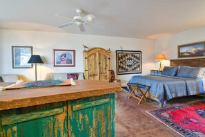 1 habitación, tabla de planchar con plancha, wifi y ropa de cama 