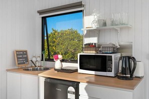 Fridge, microwave, stovetop, toaster - Starry Night Farmstay by Tiny Away (Forbes)