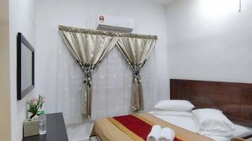 3 bedrooms, iron/ironing board, free WiFi