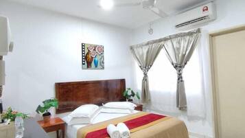 3 bedrooms, iron/ironing board, free WiFi