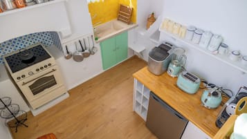 Apartamento | Cozinha privada | Máquina de café expresso, cafeteira/chaleira, geladeira, micro-ondas