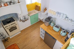 Apartment | Eigene Küche | Kühlschrank, Mikrowelle, Ofen, Geschirrspüler