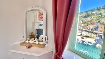 Apartment | 2 bedrooms, Egyptian cotton sheets, premium bedding, free minibar items