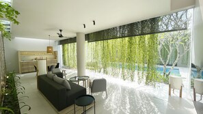 تلفزيون بشاشة مسطحة