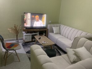 Living area - Iyans well arranged and good to go place (Nairobi)