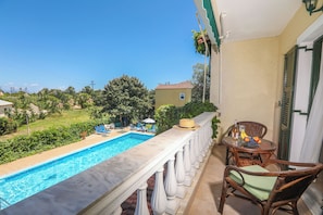 Standard Apartment | Terrace/patio - The Mayflower Studios & Apartments (Corfu)
