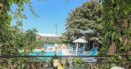 The Mayflower Studios & Apartments