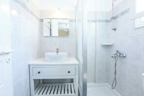 Standardlejlighed | Badeværelse | Håndklæder, Toiletpapir