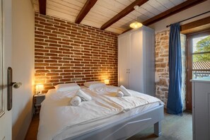 2 chambres, fer et planche à repasser, Wi-Fi gratuit, draps fournis