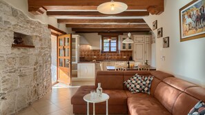 TV - Villa Banko by Villas Guide (Brecevici)